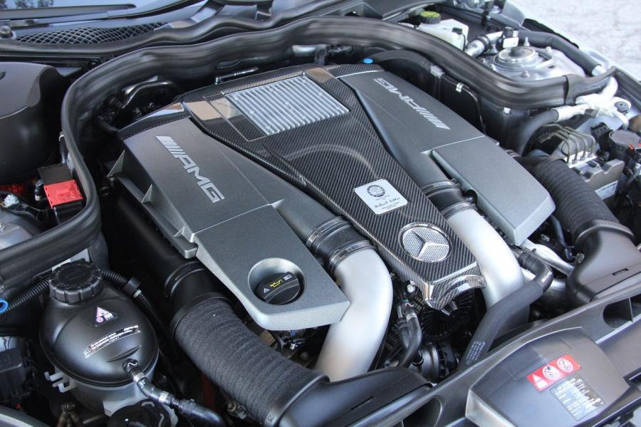  Mercedes-Benz E63 AMG S 4Matic 2014 года  (фото 25 из 34)